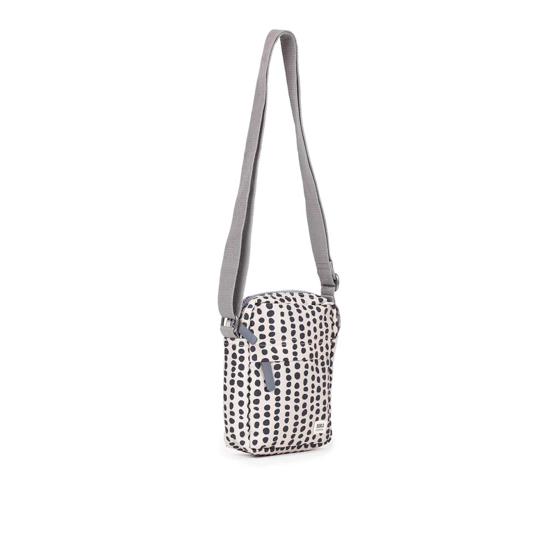 ROKA Bond Linear Dot Tasche aus recyceltem Canvas