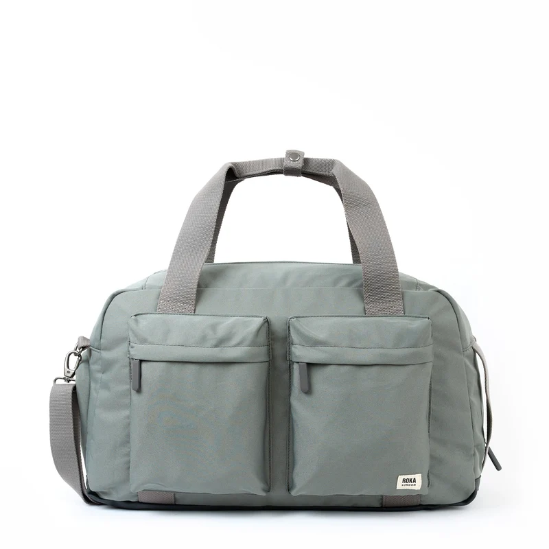 ROKA Große Gatwick-Tasche aus recyceltem Canvas | Zinnfarben