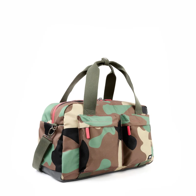 ROKA Gatwick Medium Tasche aus recyceltem Canvas | Vintage-Tarnmuster