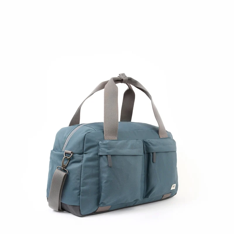 ROKA Gatwick Medium Tasche aus recyceltem Canvas | Airforce