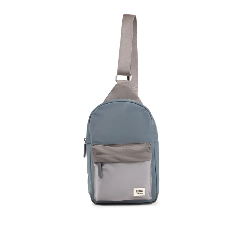 ROKA Willesden Große Tasche aus recyceltem Nylon | Grau-Ton