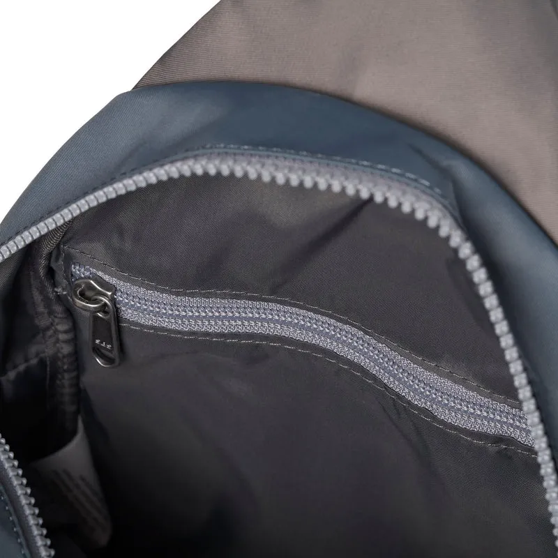 ROKA Willesden Große Tasche aus recyceltem Nylon | Grau-Ton