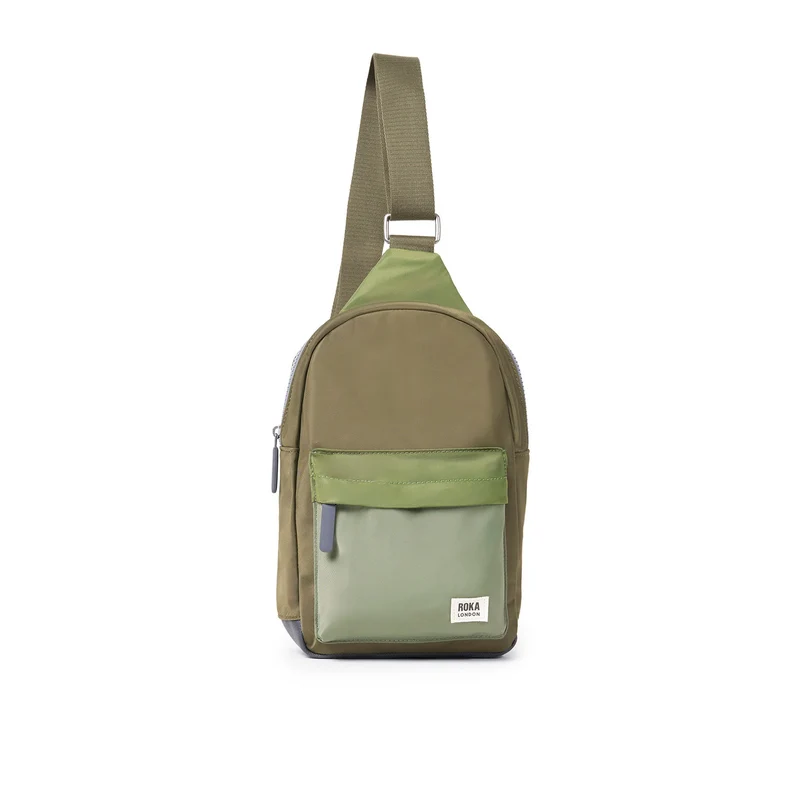 ROKA Willesden Große Tasche aus recyceltem Nylon | Militärfarben