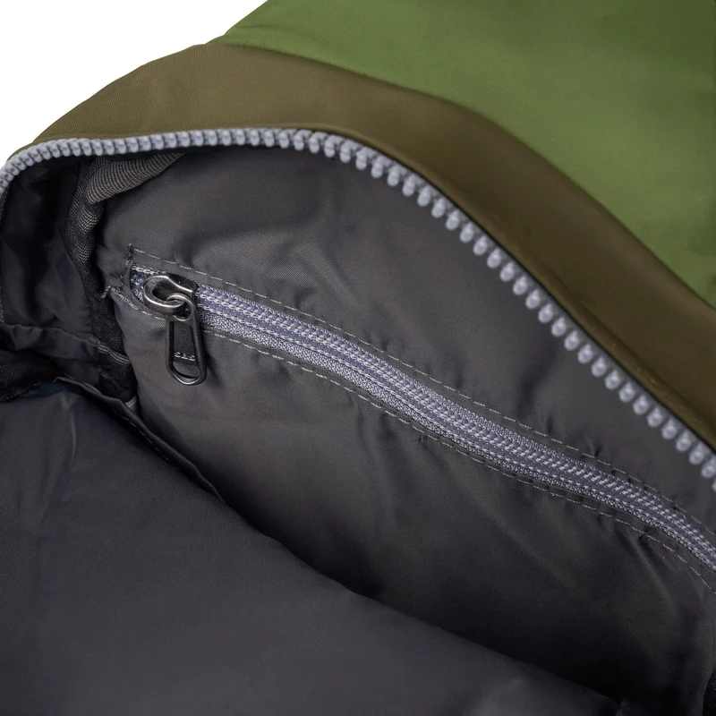 ROKA Willesden Große Tasche aus recyceltem Nylon | Militärfarben