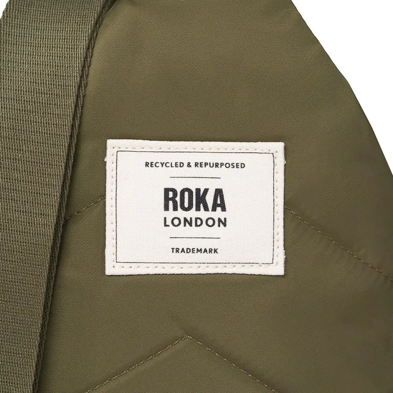 ROKA Willesden Große Tasche aus recyceltem Nylon | Militärfarben