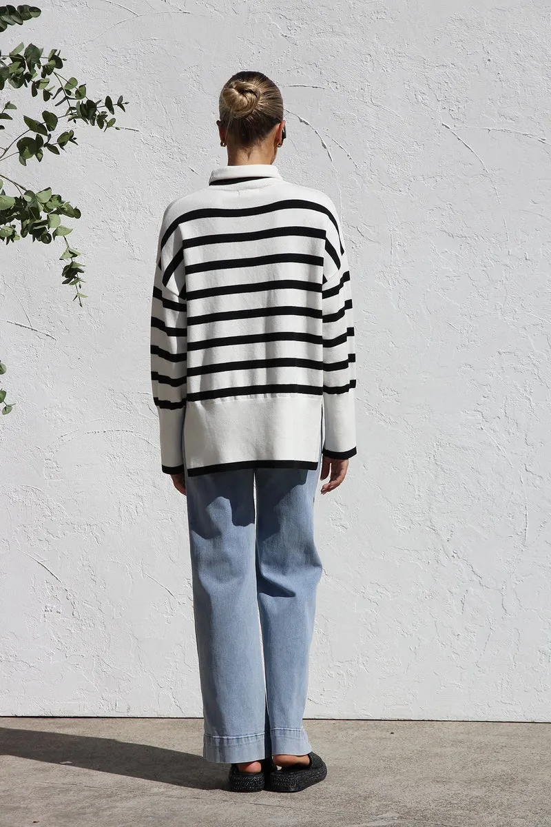 Oversize-Strickpullover für Damen mit Streifen und hohem Kragen – Runa
