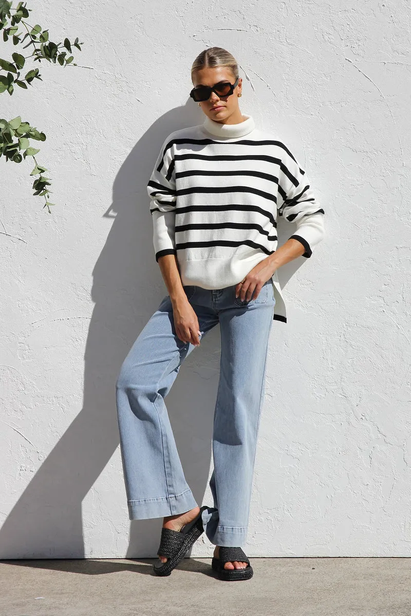 Oversize-Strickpullover für Damen mit Streifen und hohem Kragen – Runa