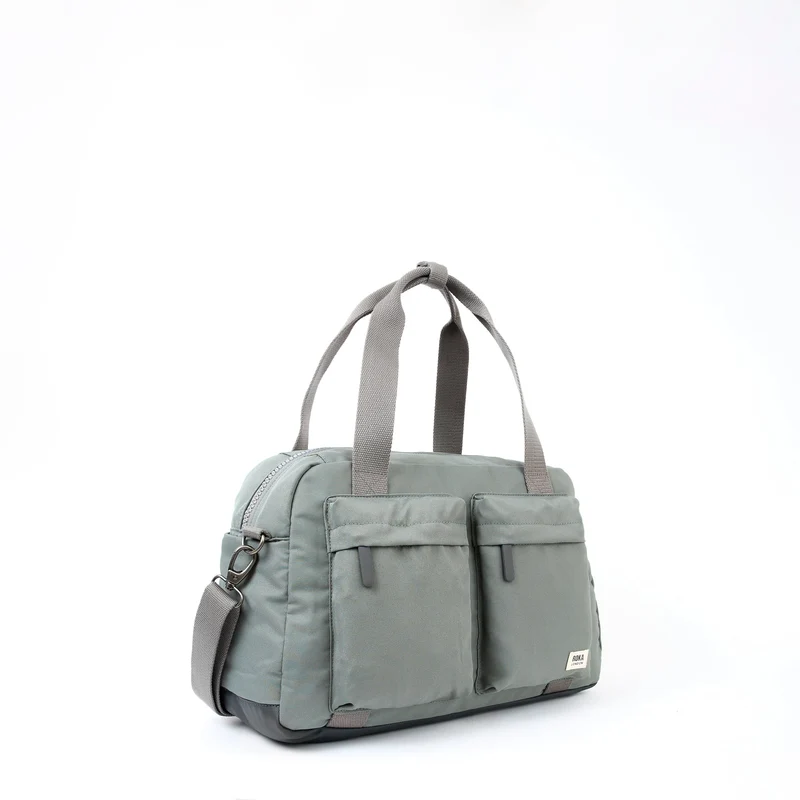 ROKA Gatwick Kleine Tasche aus recyceltem Canvas | Zinnfarben