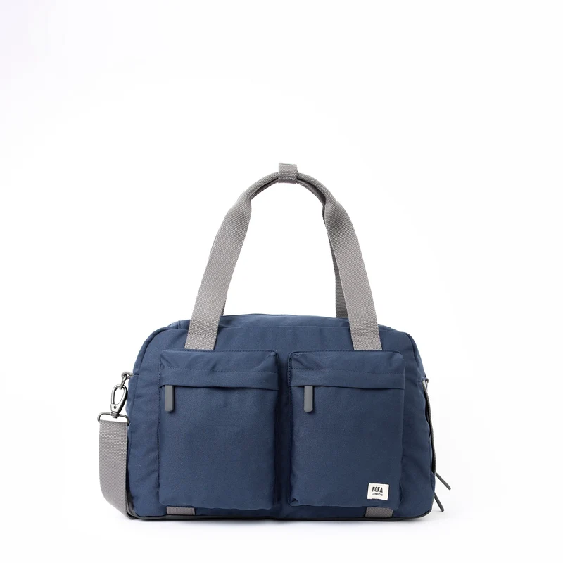 ROKA Gatwick Kleine Tasche aus recyceltem Canvas | Dunkelblau