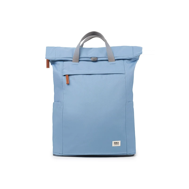 ROKA Finchley Eine große, blaue Retro-Tasche aus recyceltem Canvas