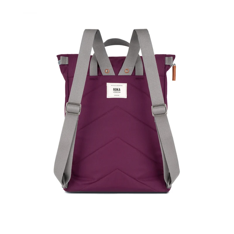 ROKA Finchley Eine große Tasche aus recyceltem Canvas mit Kirschlack-Optik