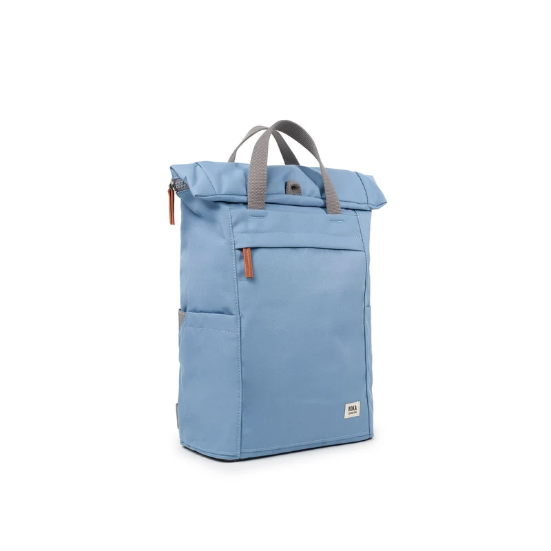 ROKA Finchley Eine mittelgroße Tasche aus recyceltem Canvas in Retro-Blau