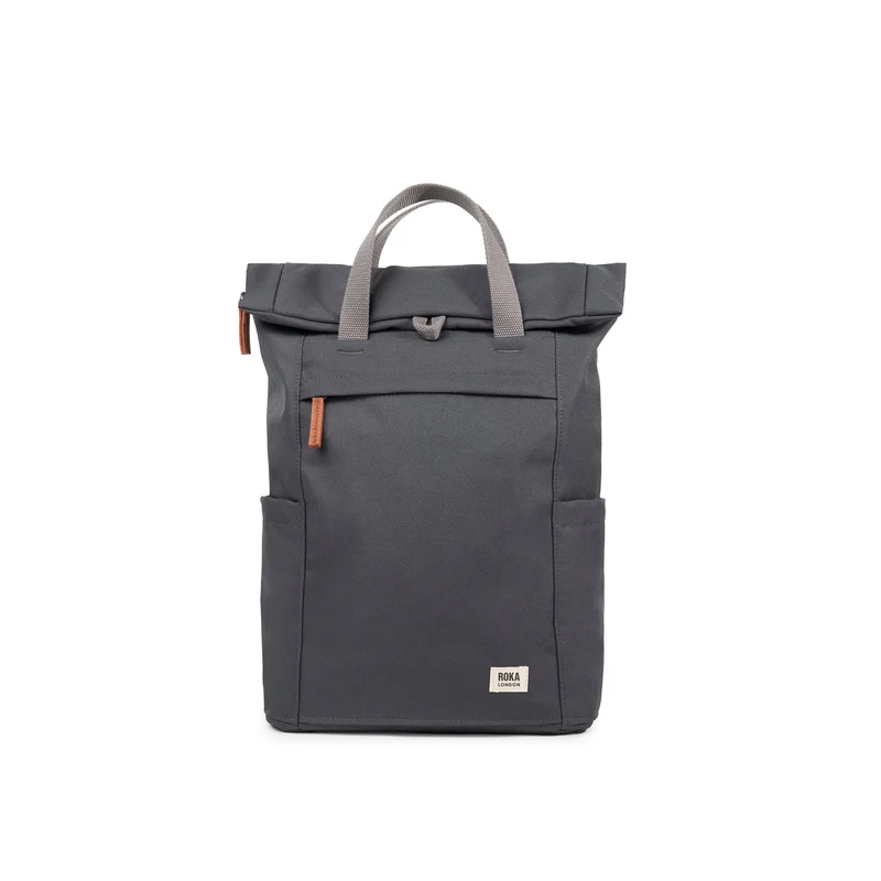 ROKA Finchley Eine verwaschene schwarze mittelgroße Tasche aus recyceltem Canvas