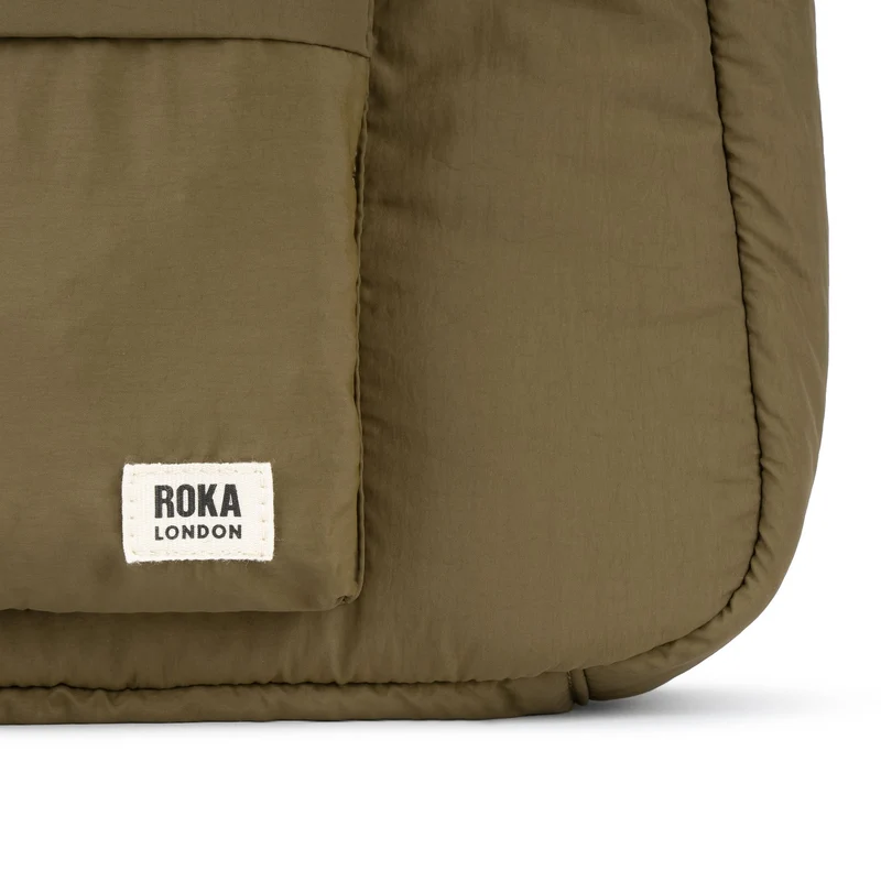 ROKA Belsize Moss Medium Tasche aus recyceltem Taslon