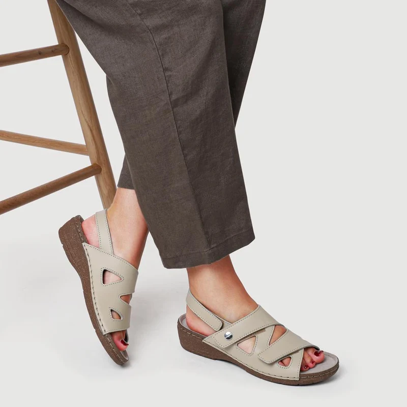 Adjustable Leather Slingback Sandals - PATRI41004 / 327 613 - Beige