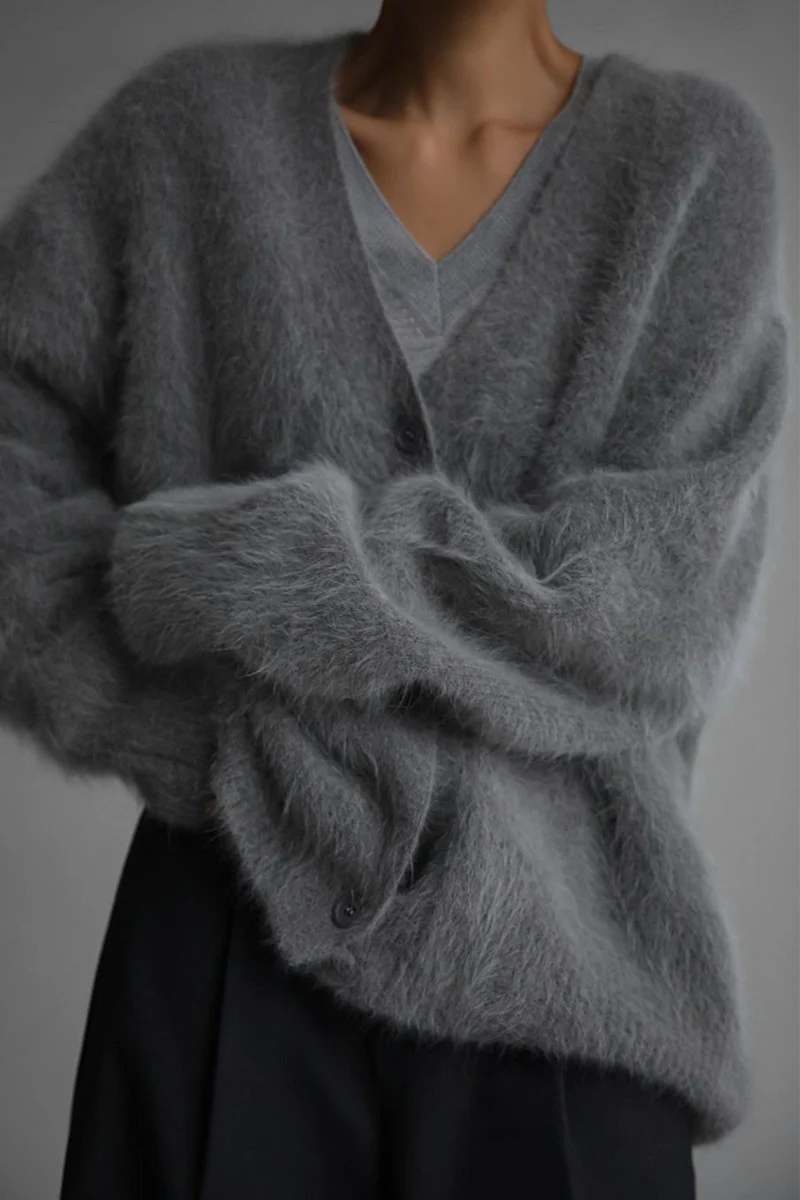 Strickcardigan in Felloptik mit V-Ausschnitt und Knöpfen – Annelie