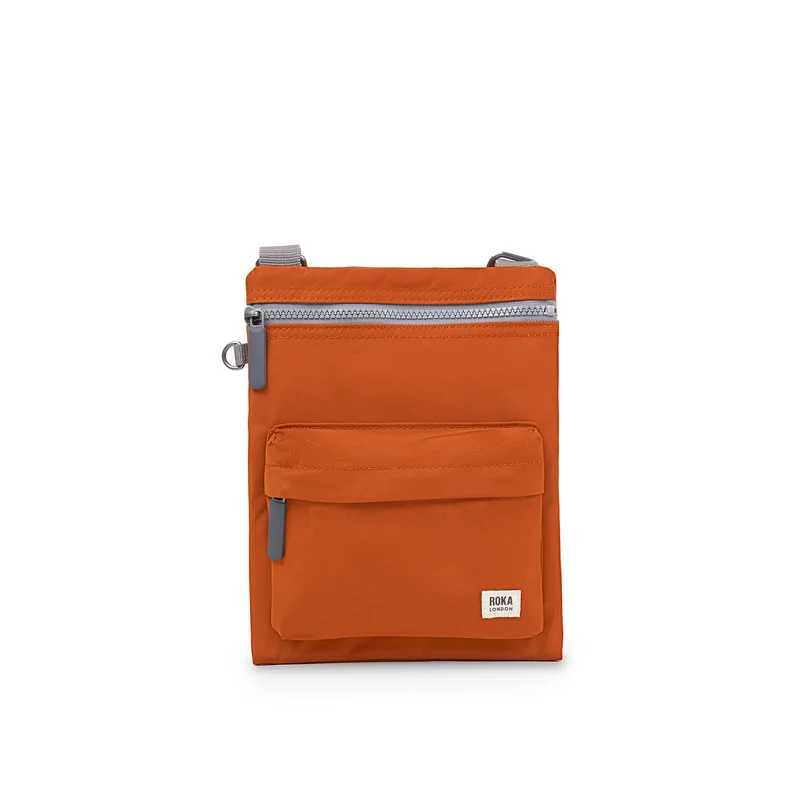 ROKA Chelsea B Bran Tasche aus recyceltem Nylon