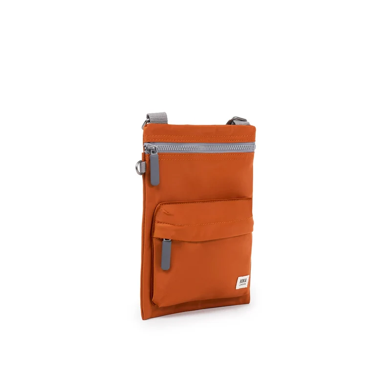 ROKA Chelsea B Bran Tasche aus recyceltem Nylon