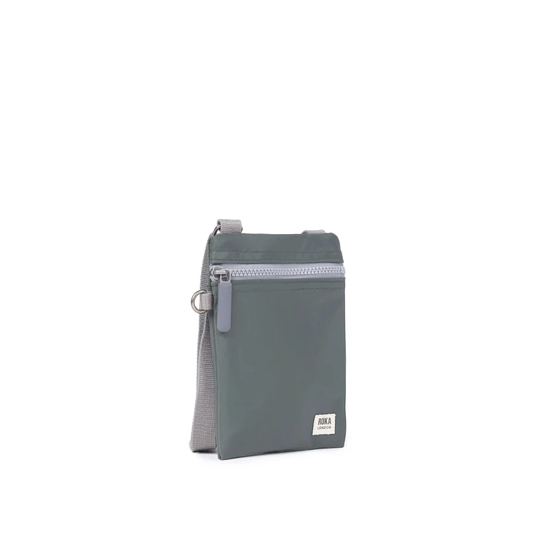 ROKA Chelsea Thyme-Tasche aus recyceltem Nylon