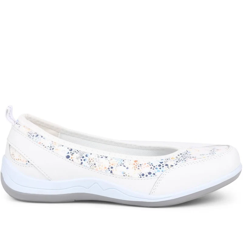 Slip-On Patterned Lightweight Pumps - BRK37007 / 323 323 - White Floral