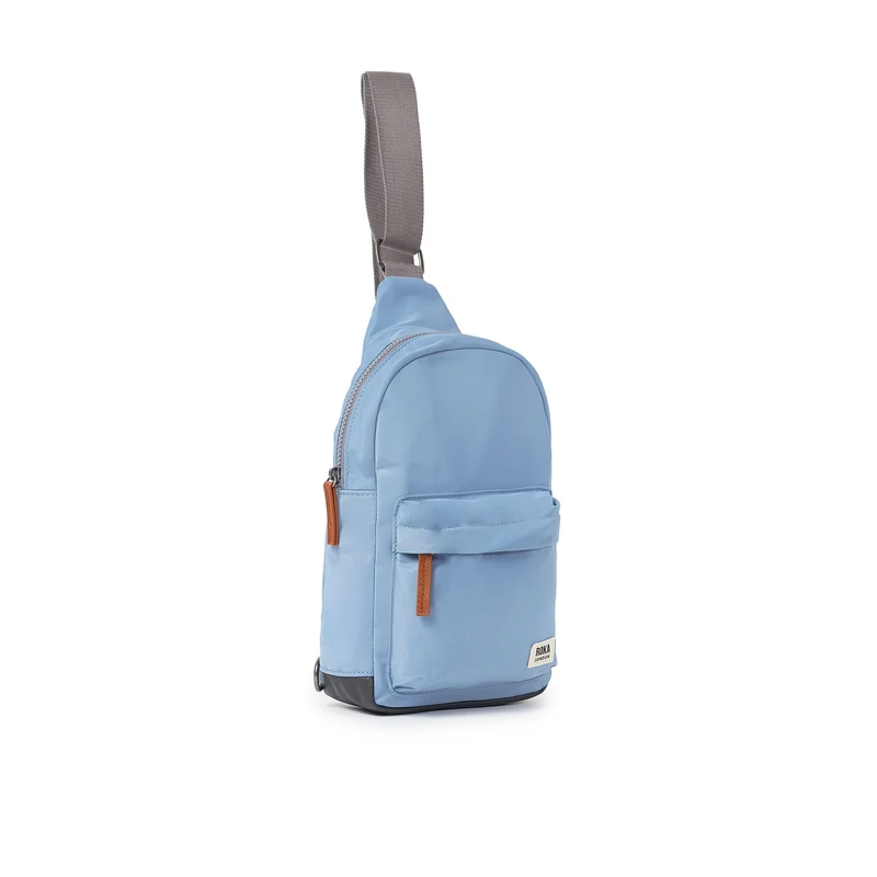 ROKA Willesden Große Tasche aus recyceltem Nylon | Retro-Blau