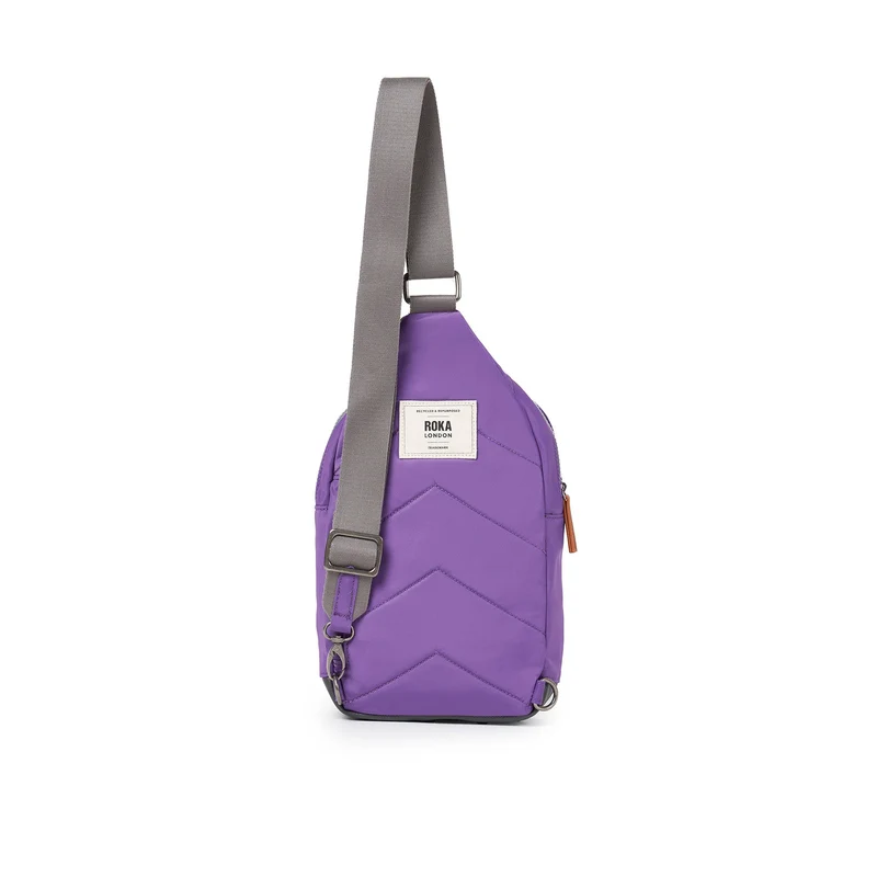 ROKA Willesden Große Tasche aus recyceltem Nylon | Frisches Lila