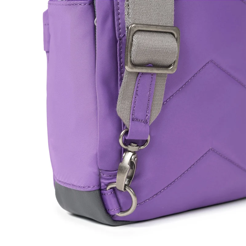 ROKA Willesden Große Tasche aus recyceltem Nylon | Frisches Lila