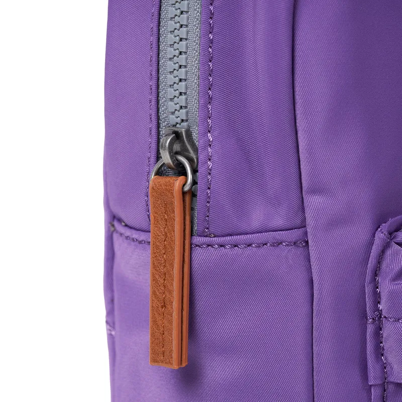 ROKA Willesden Große Tasche aus recyceltem Nylon | Frisches Lila