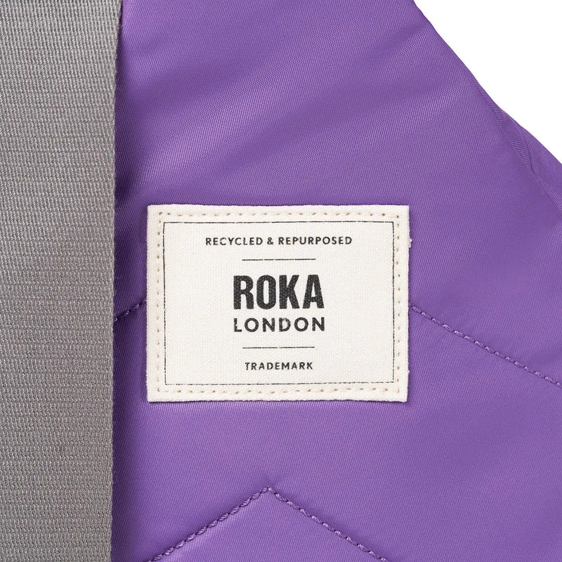 ROKA Willesden Große Tasche aus recyceltem Nylon | Frisches Lila