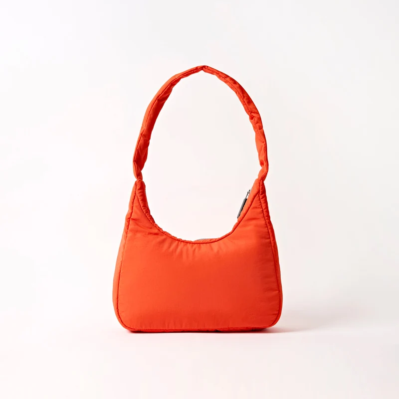ROKA Belsize Tangerine Kleine Tasche aus recyceltem Taslon