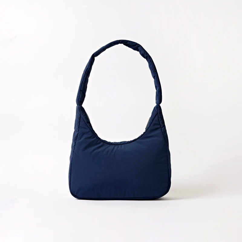 ROKA Belsize Midnight Kleine Tasche aus recyceltem Taslon