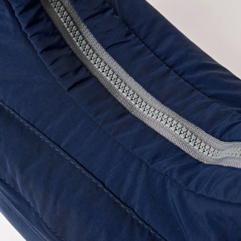 ROKA Belsize Midnight Kleine Tasche aus recyceltem Taslon