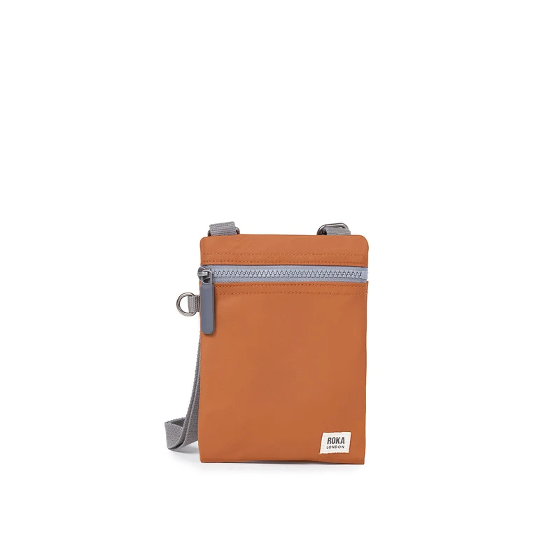 ROKA Chelsea Bran-Tasche aus recyceltem Nylon