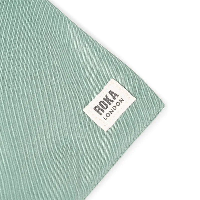 ROKA Chelsea Frost-Tasche aus recyceltem Nylon