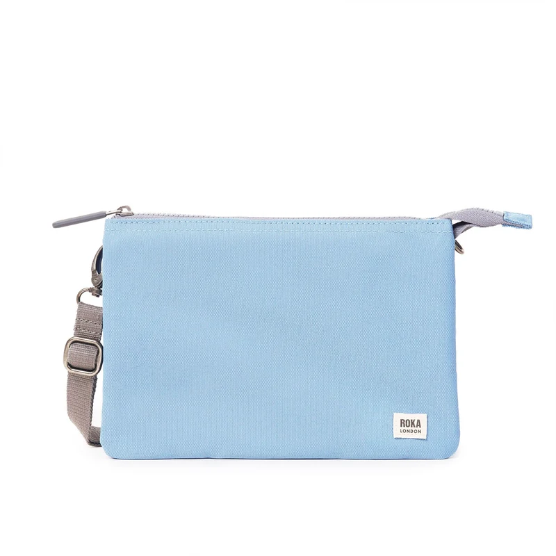 ROKA Carnaby Crossbody XL Retro Tasche aus recyceltem Canvas in Blau