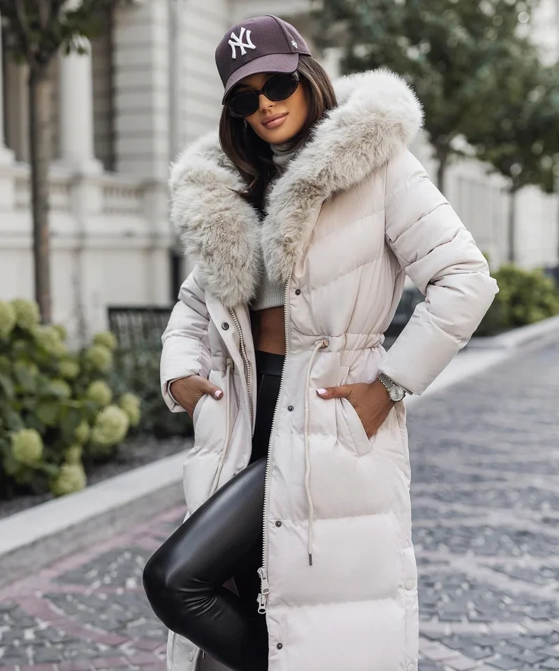 Damen Wintermantel | Lange Steppjacke | Warm Gefüttert | Kapuze mit Imitationsfell