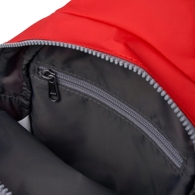 ROKA Willesden B Große Recycling-Nylontasche | Chiliöl