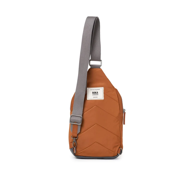 ROKA Willesden Große Tasche aus recyceltem Nylon | Bran
