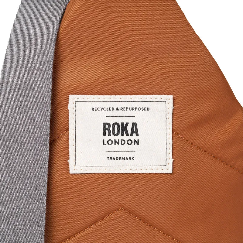 ROKA Willesden Große Tasche aus recyceltem Nylon | Bran