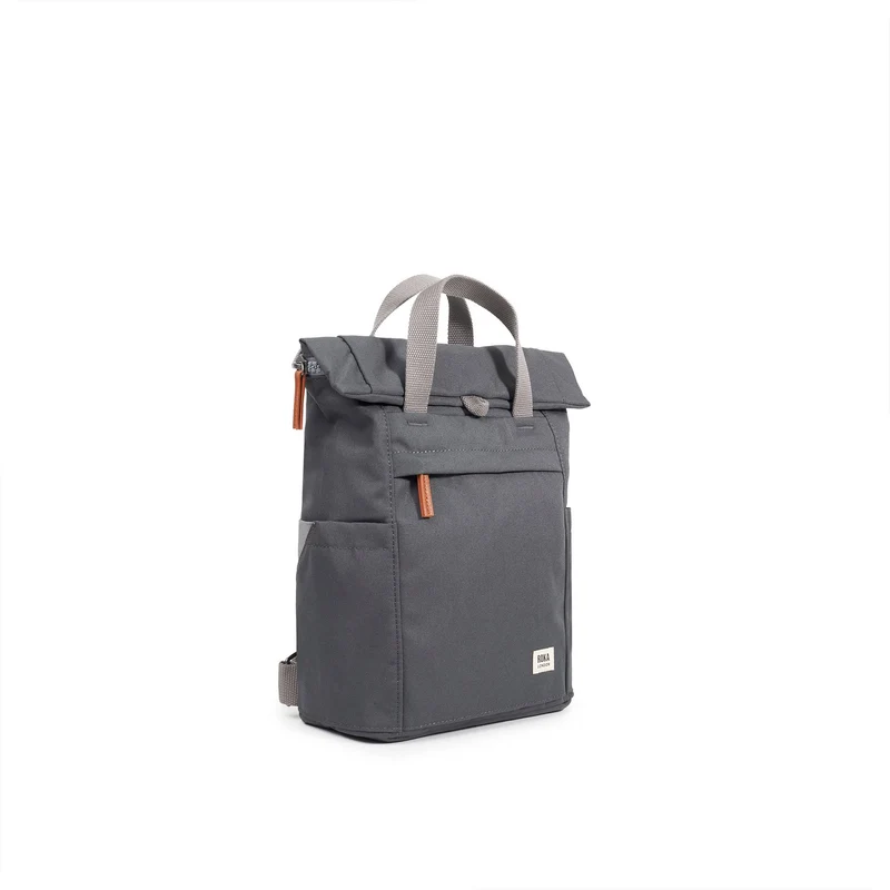 ROKA Finchley Eine verblasste schwarze kleine Tasche aus recyceltem Canvas