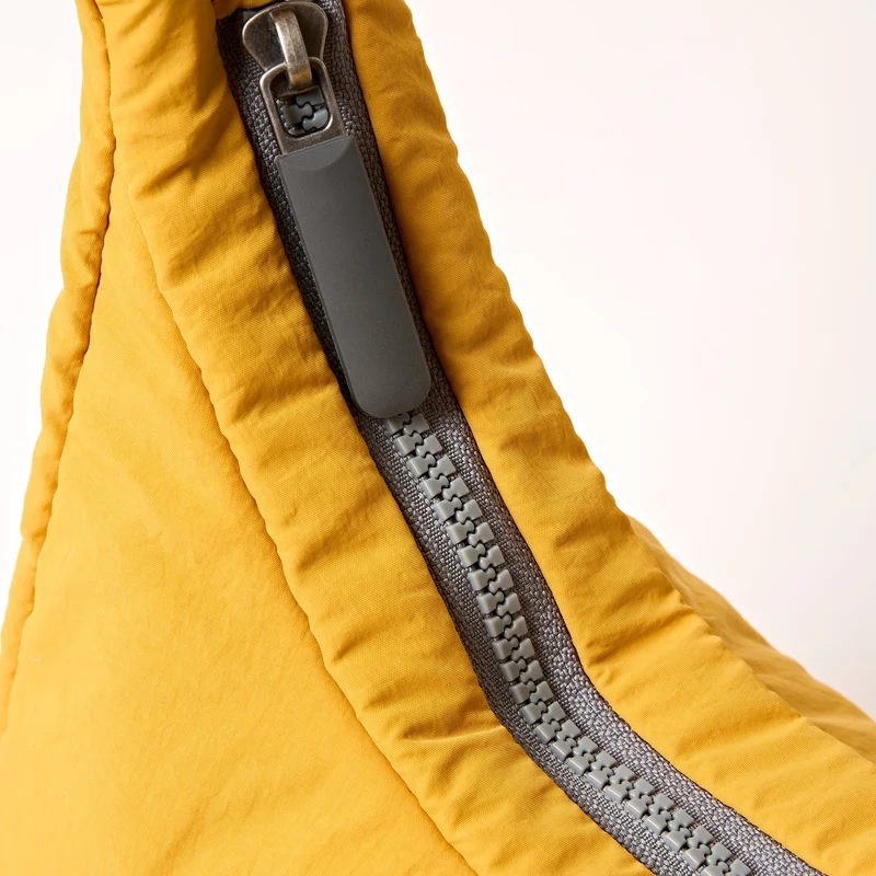ROKA Belsize Maisbeutel aus recyceltem Taslon