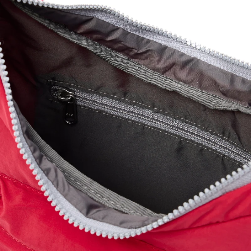 ROKA Belsize Chili, kleine recycelte Taslon-Tasche