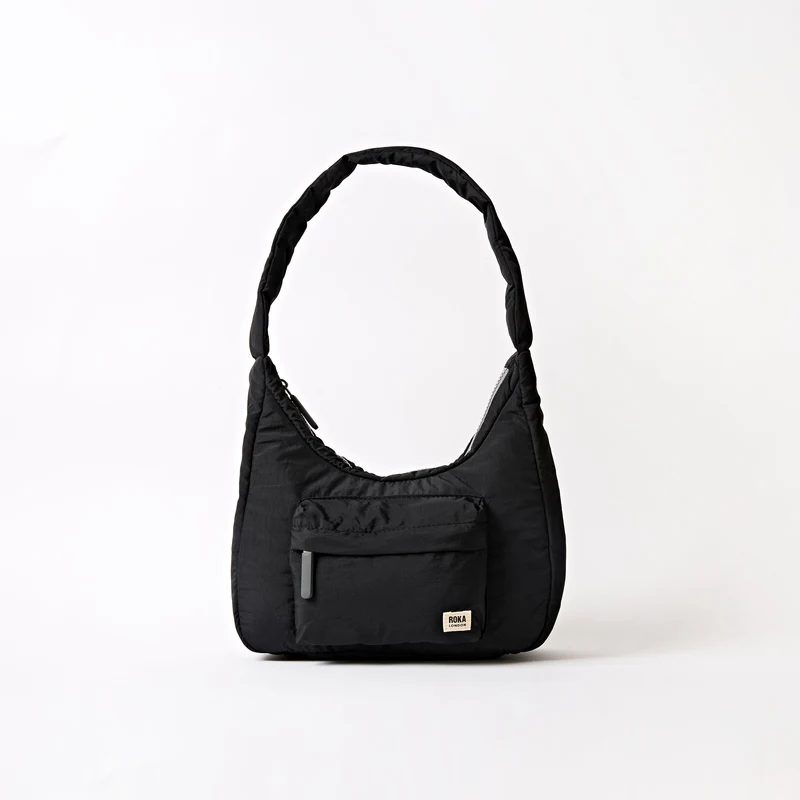 ROKA Belsize Schwarze kleine Tasche aus recyceltem Taslon