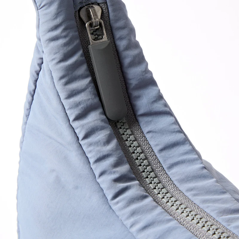 ROKA Belsize Retro Blau Kleine Tasche aus recyceltem Taslon