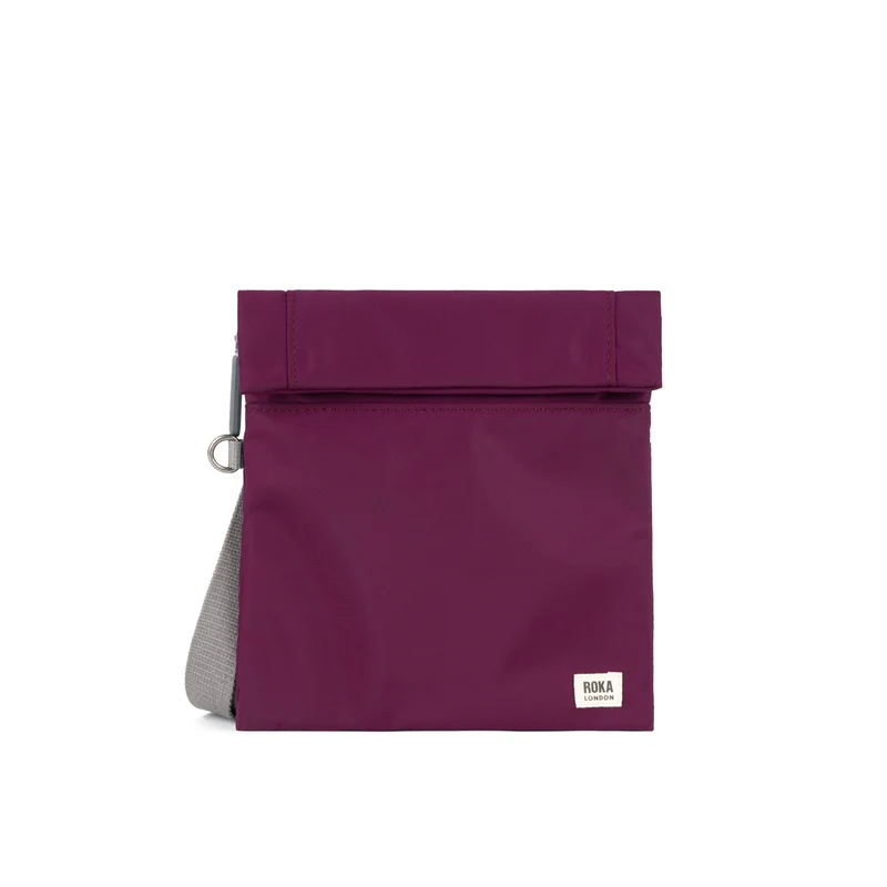 ROKA Stratford Kleine Tasche aus recyceltem Nylon | Königsblau