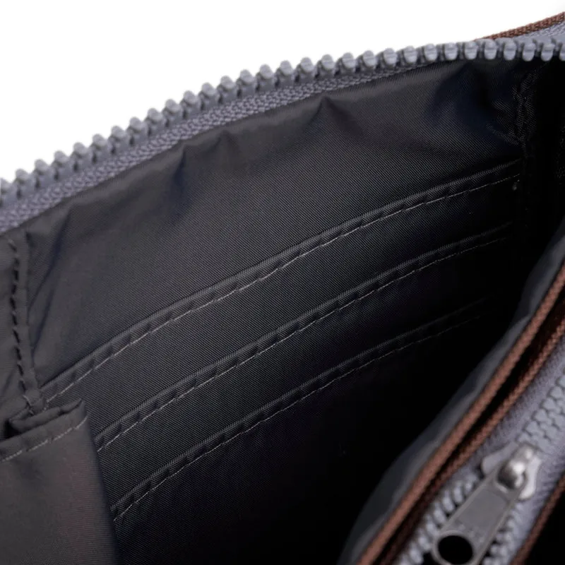 ROKA Carnaby Crossbody XL Coco Tasche aus recyceltem Canvas