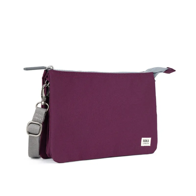 ROKA Carnaby Crossbody XL Tasche aus recyceltem Canvas in Kirschrot-Lack