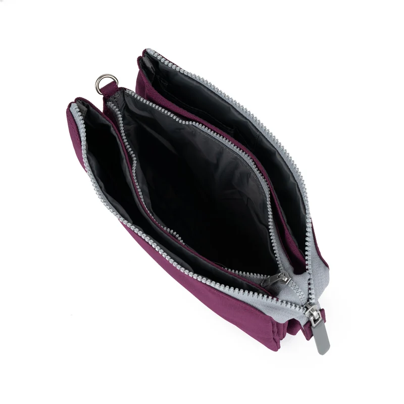 ROKA Carnaby Crossbody XL Tasche aus recyceltem Canvas in Kirschrot-Lack