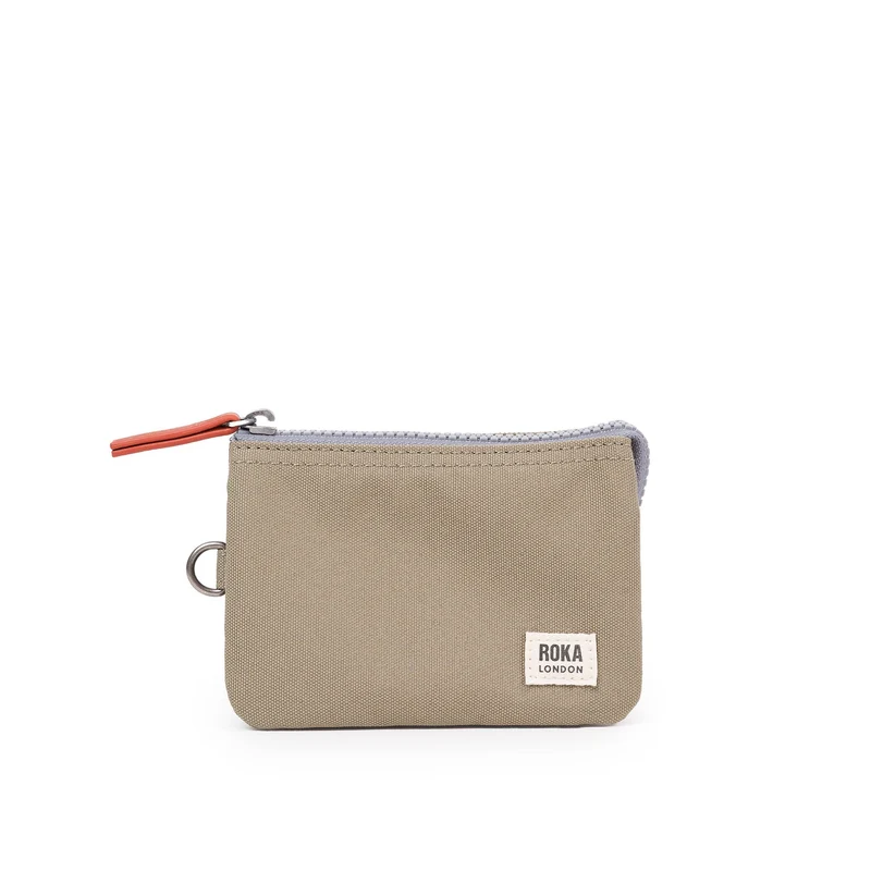 ROKA Carnaby Kleine Handtasche aus recyceltem Canvas in Taupe