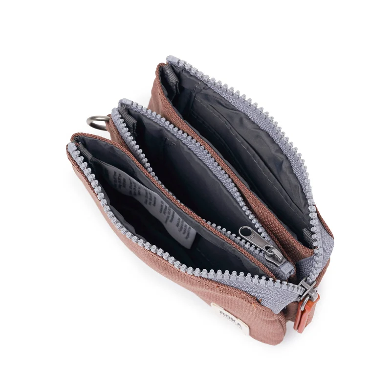 ROKA Carnaby Coco Kleine Handtasche aus recyceltem Canvas